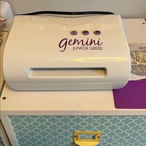 Gemini Junior - White and Purple
